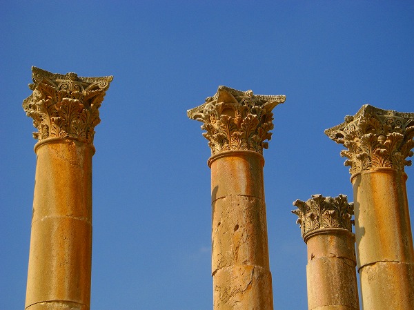 アルテミス神殿の柱：ヨルダン・シリア写真画像集