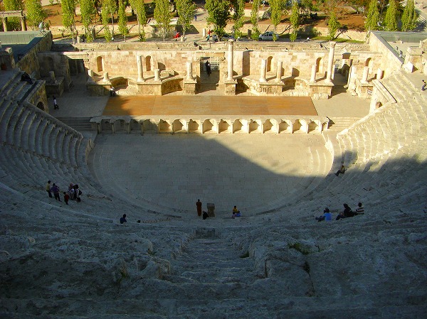 観客席の上から見たアンマン・ローマ劇場(アンマン)：ヨルダン・シリア写真画像集