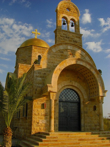 ヨルダン川東岸（ヨルダン側）に建設された、新しい教会：ヨルダン・シリア写真画像集