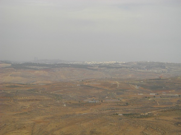 モーゼ終焉の地・ネボ山からアンマンを望む：ヨルダン・シリア写真画像集