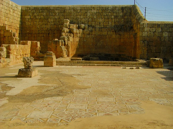 教会跡に残っているモザイク：ヨルダン・シリア写真画像集