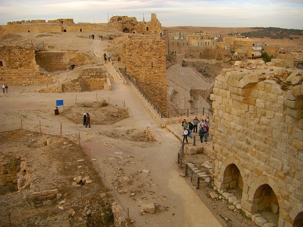 カラク城本丸からカラク城右側全体の眺め：ヨルダン・シリア写真画像集