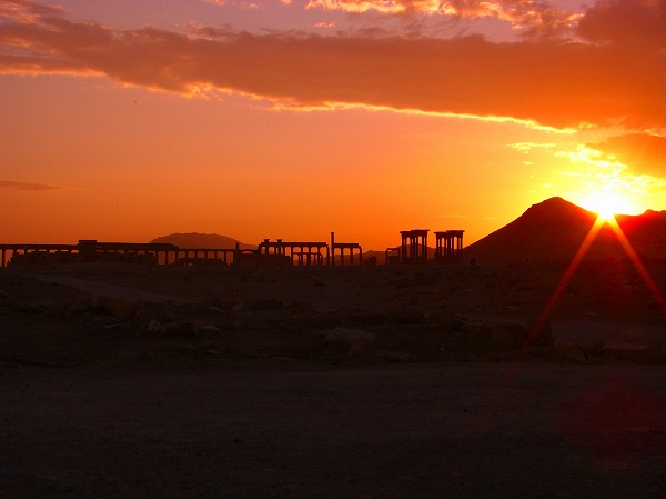 パルミラの夕焼け（夕焼けモード）：ヨルダン・シリア写真画像集