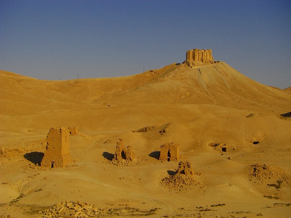 パルミラ『墓の谷』塔墓群とアラブ城砦：ヨルダン・シリア写真画像集