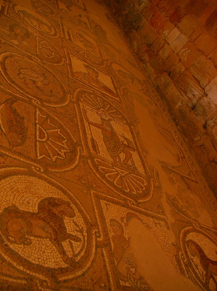 ペトラ遺跡・教会跡に残されたモザイク画